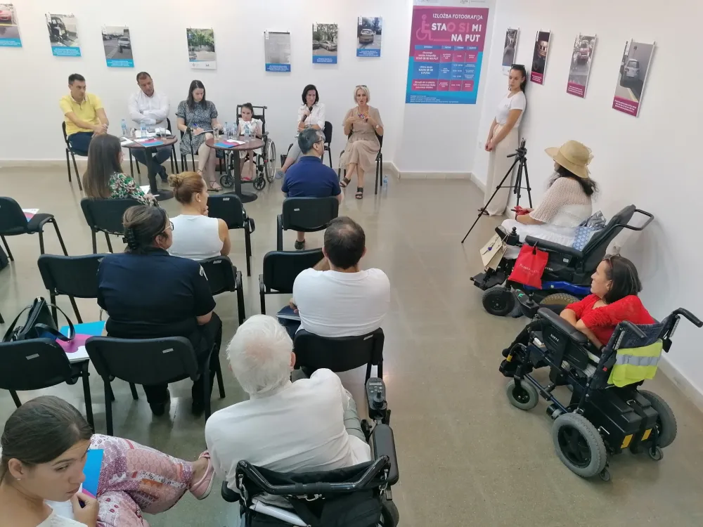 Predloženo da op&scaron;tine plaćaјu taksi prevoz osobama sa invaliditetom