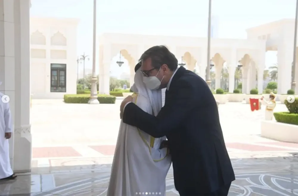 Vučić i &scaron;eik Mohamed bin Zajed
