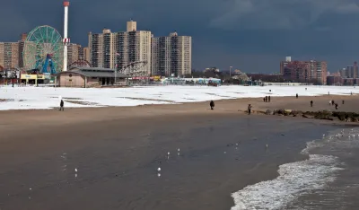 Plaža na Koni ajlendu u Njujorku