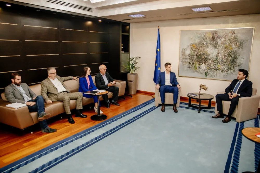 sastanak direktora ozvs i zeljeznickog prevoza sa premijerom abazovicem