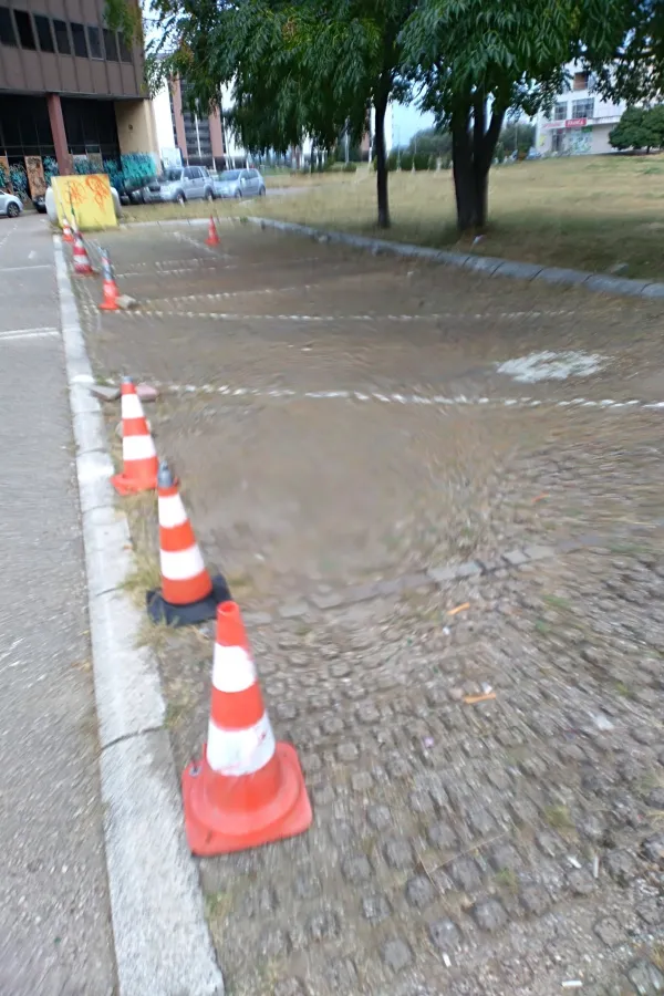 Јavni parking Op&scaron;tina Bar izdaјe privatnim auto-&scaron;kolama?
