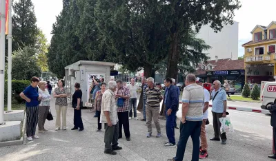 Protest penzionera ispred Fonda PIO