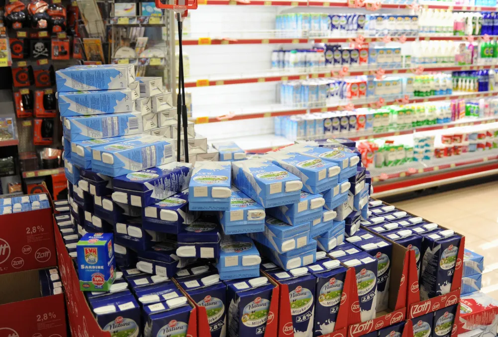 neispravno mlijeko se uklanja iz Albone i Volija 