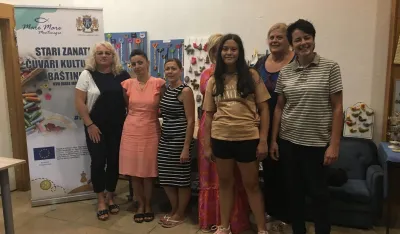 U Herceg Novom počele radionice: Spretne ruke stvaraće vriјedne rukotvorine