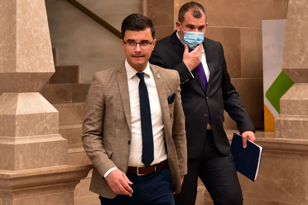 &Scaron;aranović: Radovaniću, imate tri poslanika, a tražite deset ministara