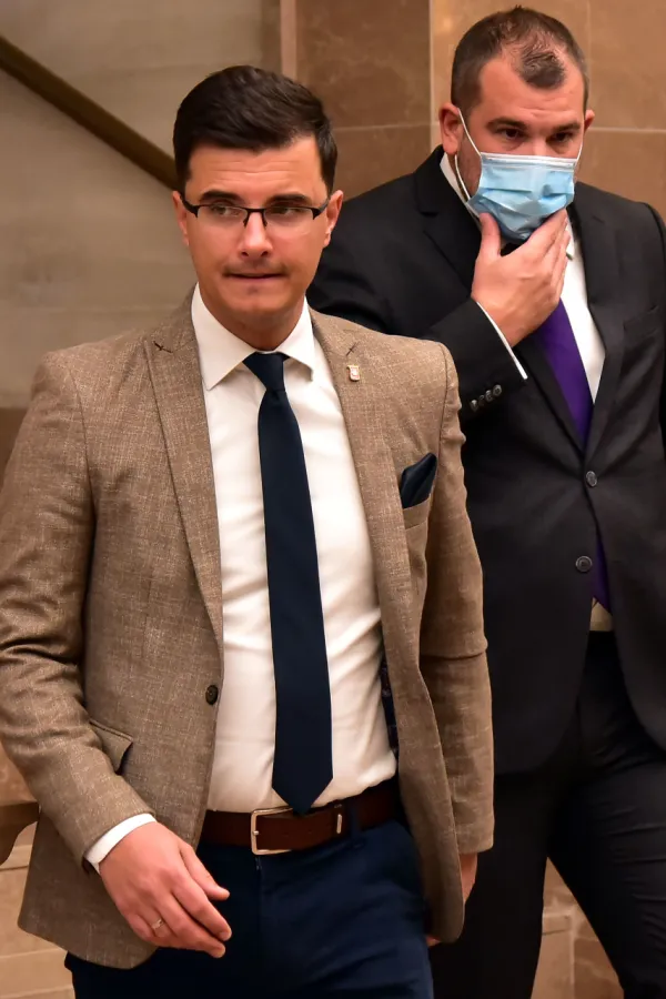 &Scaron;aranović: Radovaniću, imate tri poslanika, a tražite deset ministara