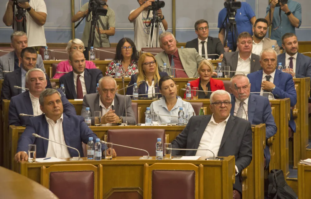 sjednica skupstine crnr gore o nepovjerenju vladi