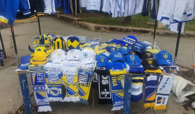 Navijačka oprema reprezentacije BiH