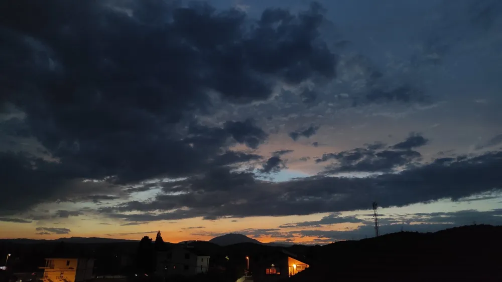 Povremeno ki&scaron;a, do 23 stepena