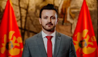 Mara&scaron; Dukaj, ministar javne uprave