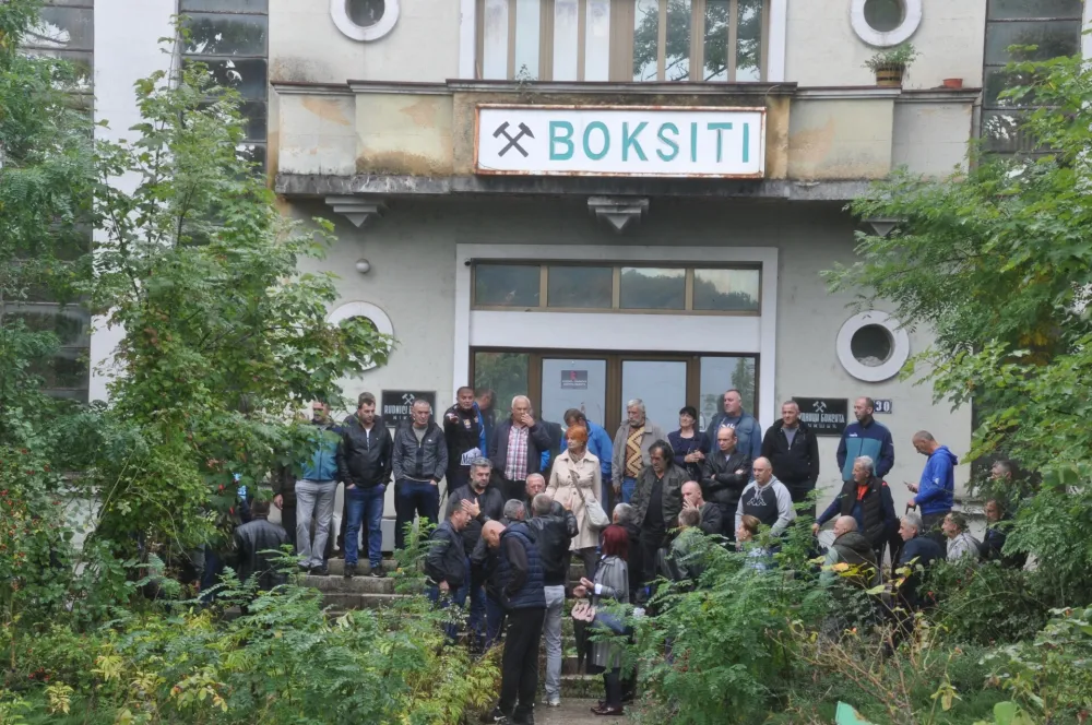 protest bivsih radnika rudnika boksita