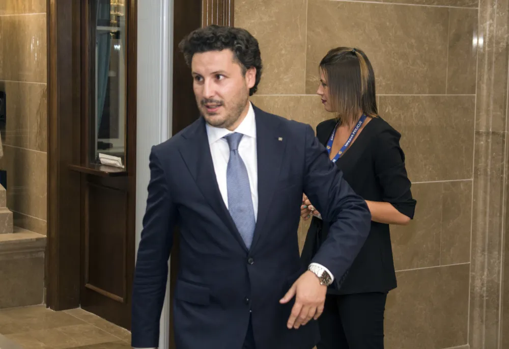 Odložena konferencija za medije: Abazović mora u ANB