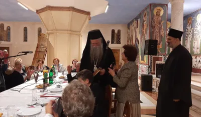 Darovi za mitropolita Jonikija i članice kola