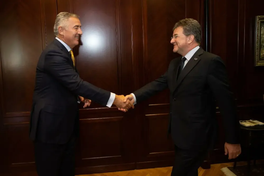 Đukanović i Lajčak