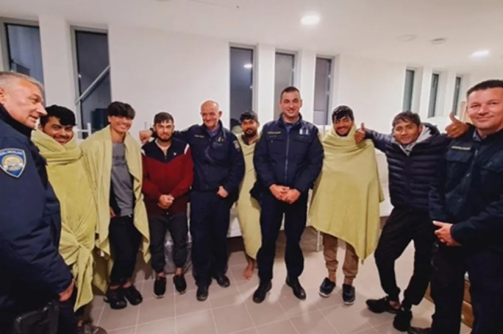 Policajci i migranti