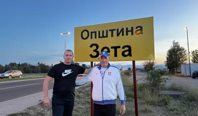 (VIDEO) Mje&scaron;tani i funkcioneri DF simbolično obilježili granice: Znak "Op&scaron;tina Zeta" kod nadvožnjaka u Zelenici