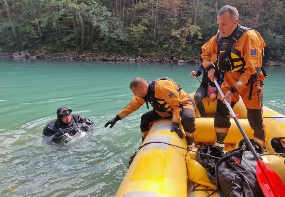 FOTO:RCUD/DAN<br>Detalji sa portage u rijeci tari