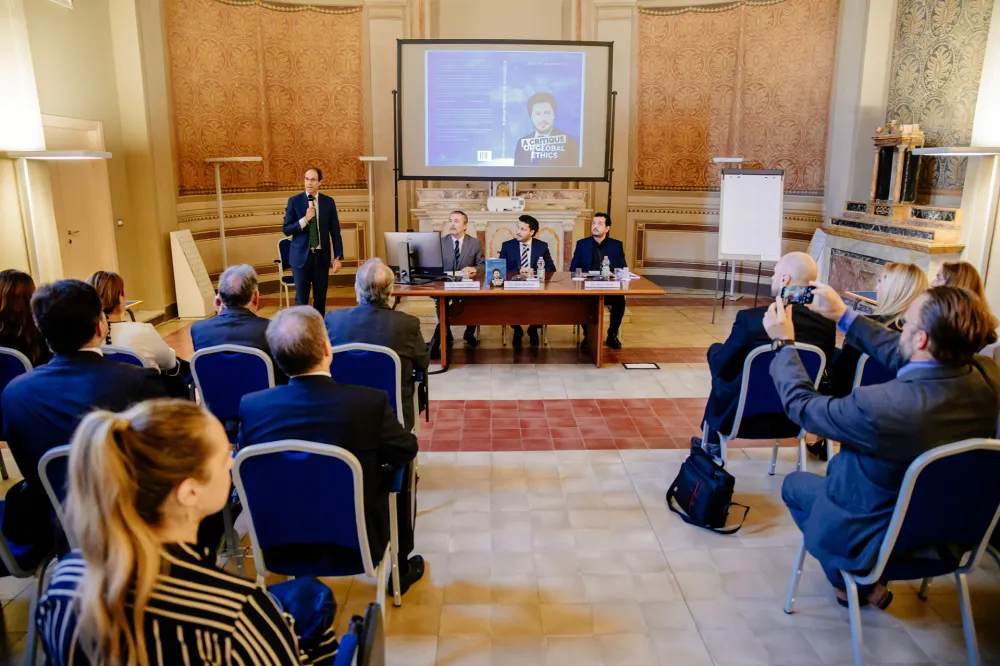 Abazović promovisao autorsku knjigu u Rimu