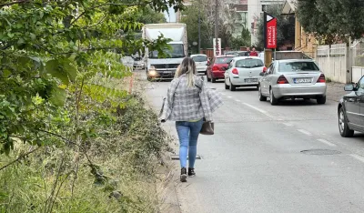 (VIDEO) Pje&scaron;ačke staze u Ulici Gavra Vukovića nebezbјedne za pјe&scaron;ake: Trotoari od 38 centimetara