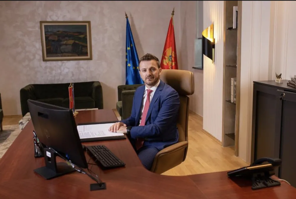 Технички мандат у удобној фотељи: Мараш у кабинету након реконструкције