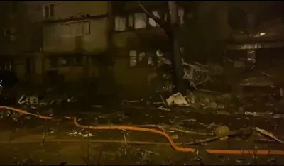Zgrada na koju je pao avion