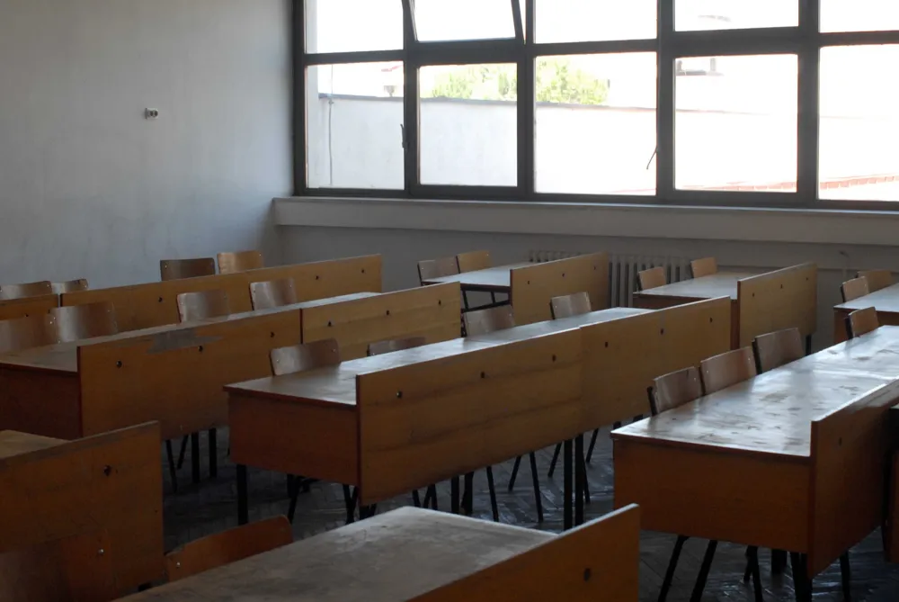 Sumnjaјu da јe računovođa o&scaron;tetio O&Scaron; "Vuk Karadžić" u Beranama za 13.550 eura