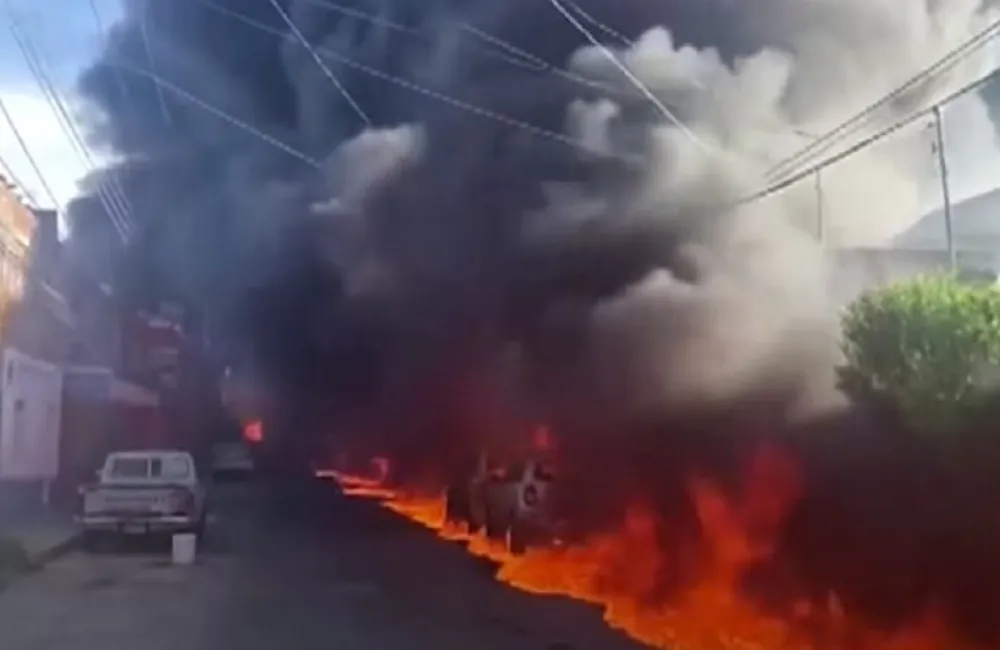 (VIDEO) Vatrena stihija gutala kuće i željeznicu