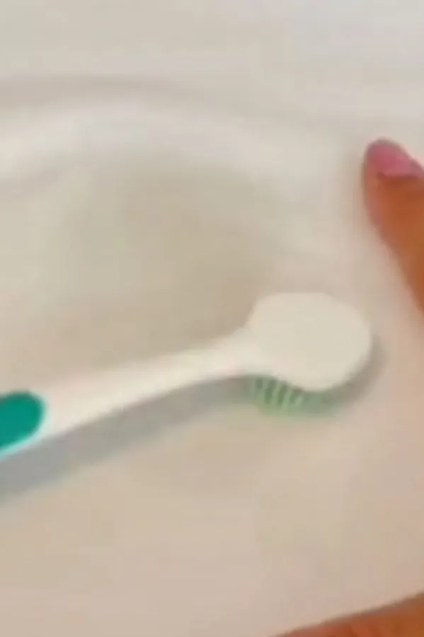 Trik za potpuno uklanjanje masnih fleka sa odjeće