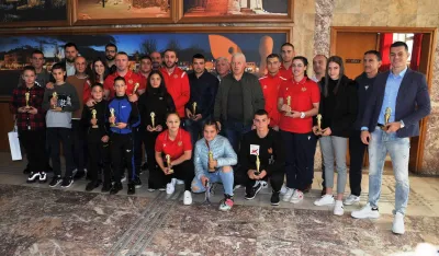 Marko Kovačević sa nagrađenim sportistima