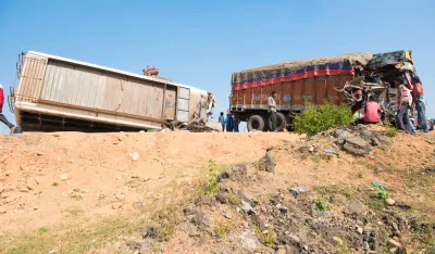 Sudar autobusa i kamiona<br>Ilustracija