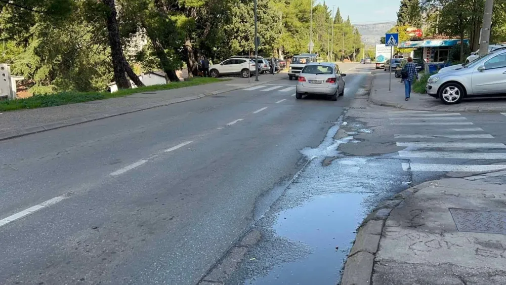Građani o rekonstrukciјi Ulice Vaka Đurovića: Ne tražimo mnogo, samo trotoar