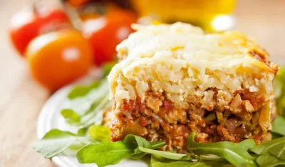 Ki&scaron; sa povrćem i mljevenim mesom