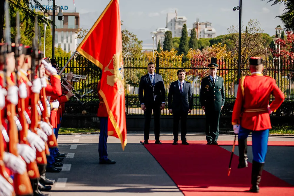 Abazović i Adžić obi&scaron;li Ministarstvo odbrane i G&Scaron; Vojske Crne Gore