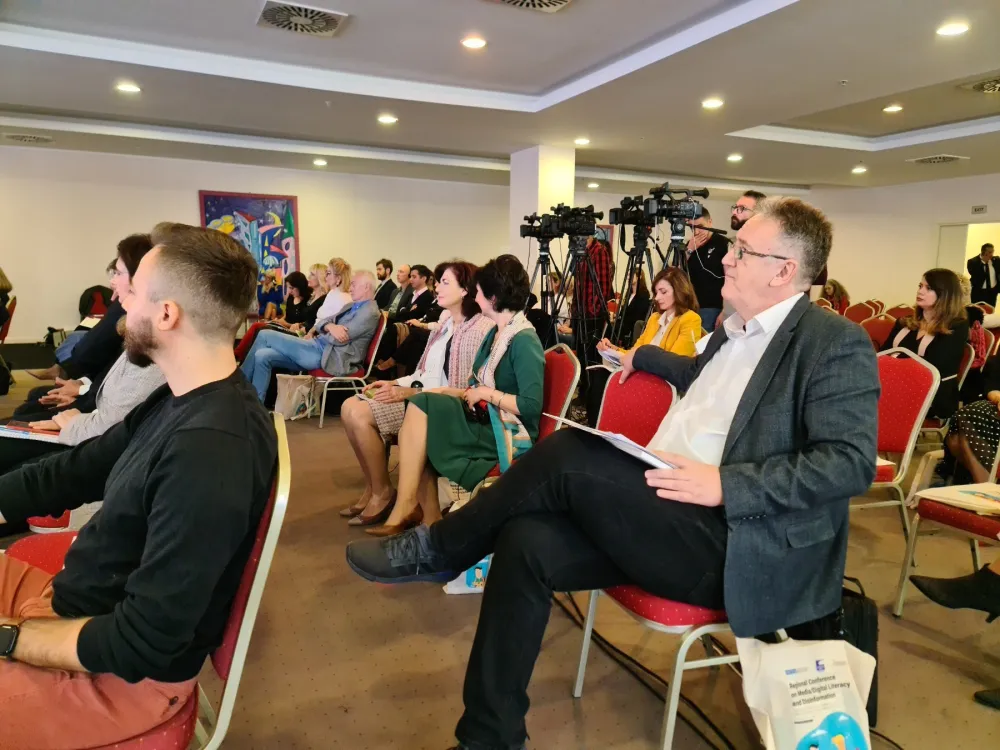 Dritan Abazović, medijska pismenost