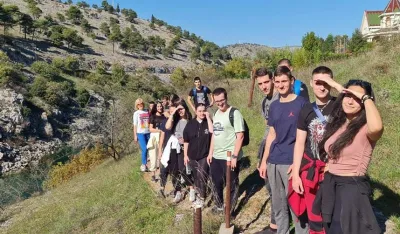 Izlet učenika SS&Scaron; "Ivan Uskoković": Pјe&scaron;ačili do Dukljе