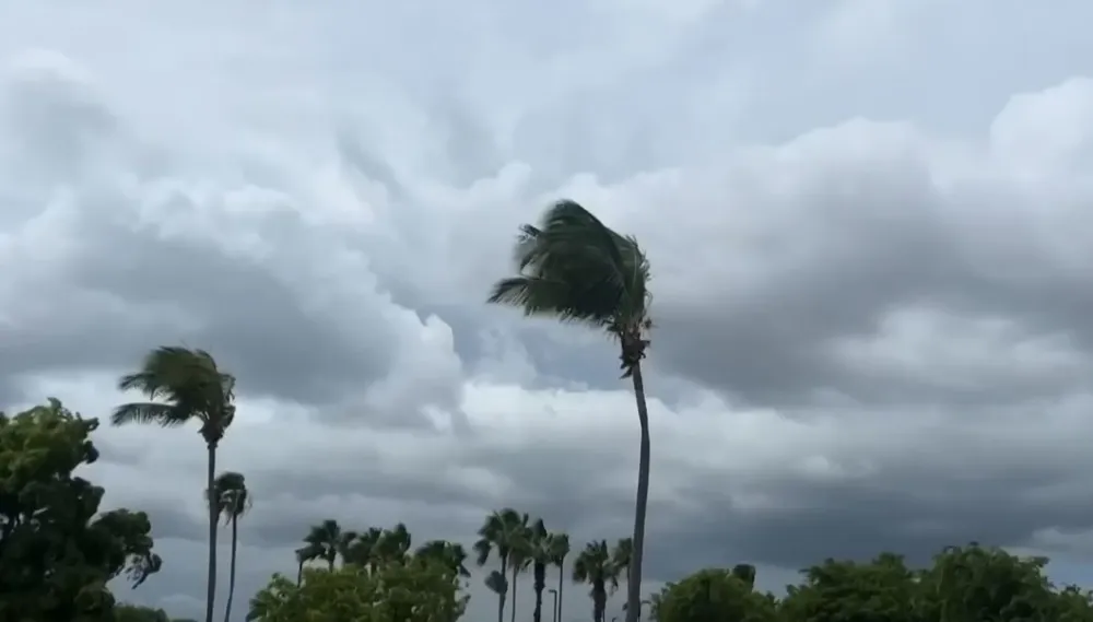 Broj žrtava nakon tropske oluje porastao na 72