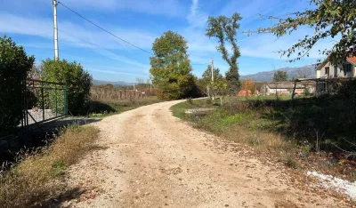 Mјe&scaron;tani diјela naselja Gruda nezadovoljni ulaganjima: Makadamom i po mraku јedva stižu do kuća