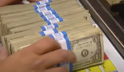 Dolar se oporavio, euro pao