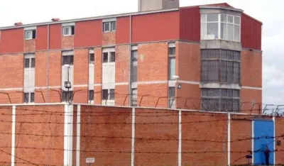 Pretresi u UIKS: Oduzeti telefoni, ruteri za internet, alkohol i bodeži