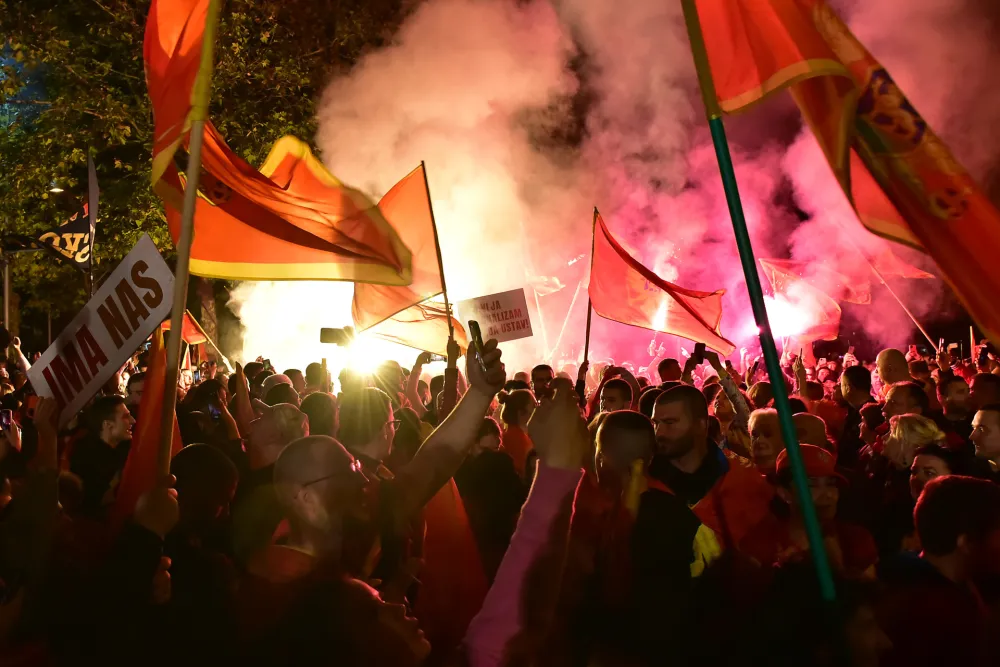 "Ima nas": Strah u redovima DF-a očigledan, mirno odgovoriti na ru&scaron;enje ustavnog poretka