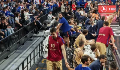 Nikola Kalinić na putu ka svlačionici