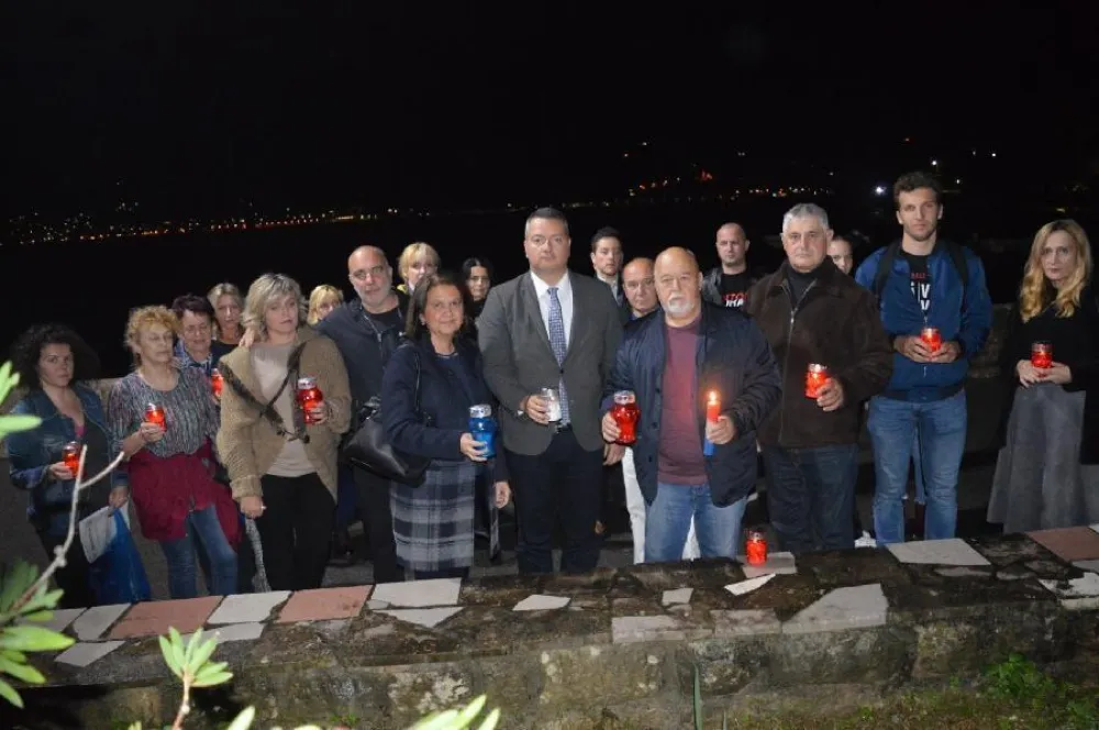 U Tivtu upaljene svijeće za Vukovar