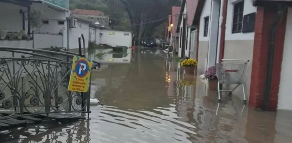 Herceg Novi: Mјe&scaron;tani nemoćni da brane obјekte od poplave iz &scaron;ahti i odvoda