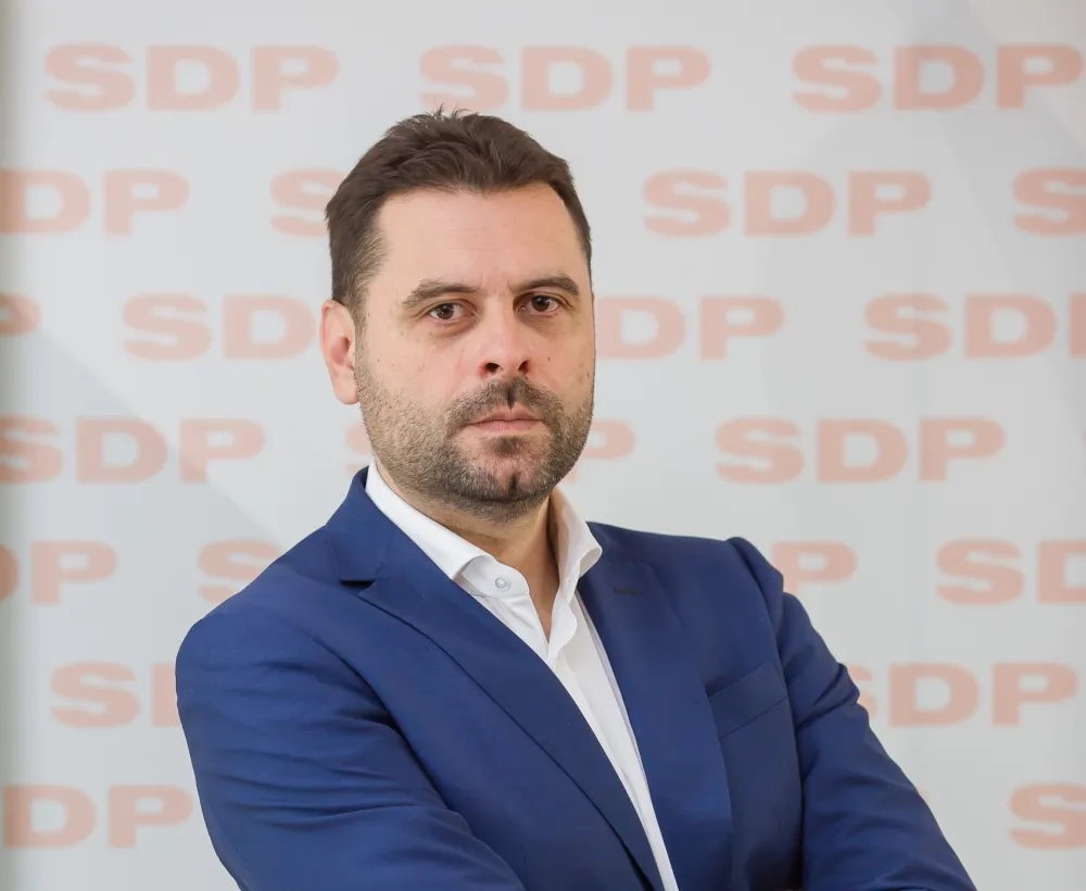 Иван Вујовић