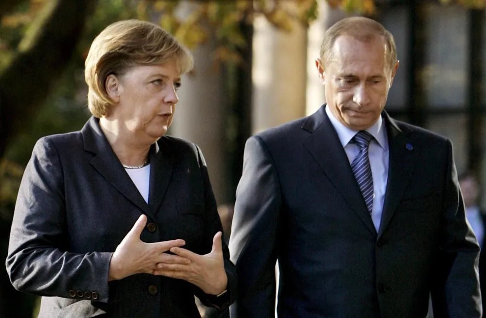 Mesto: Vizbaden<br>Datum: 15.10.2007<br>Dogadjaj: POLITIKA - doček ruskog predsednik Vladimir Putina na početku posete Nemačkoj<br>Licnosti: Angela Merkel, Vladimir Putin<br>
