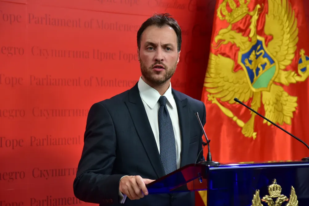 Marko Milacic, Sastanak parlamentarne vecine oko formiranja nove vlade