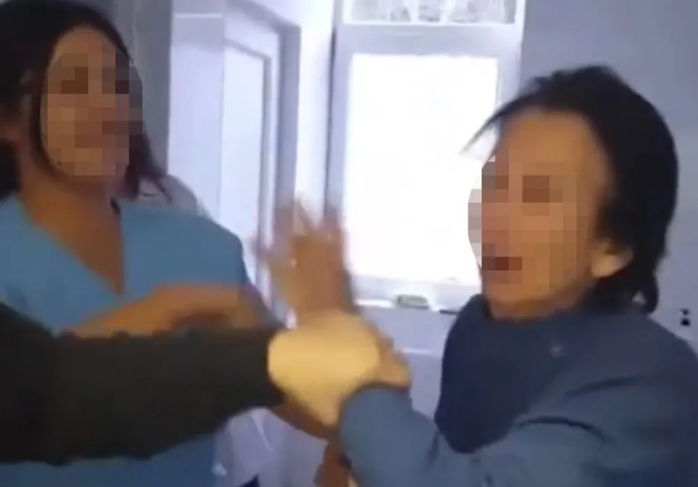 Pu&scaron;tene iz pritvora medicinske sestre koje su tukle staricu u domu