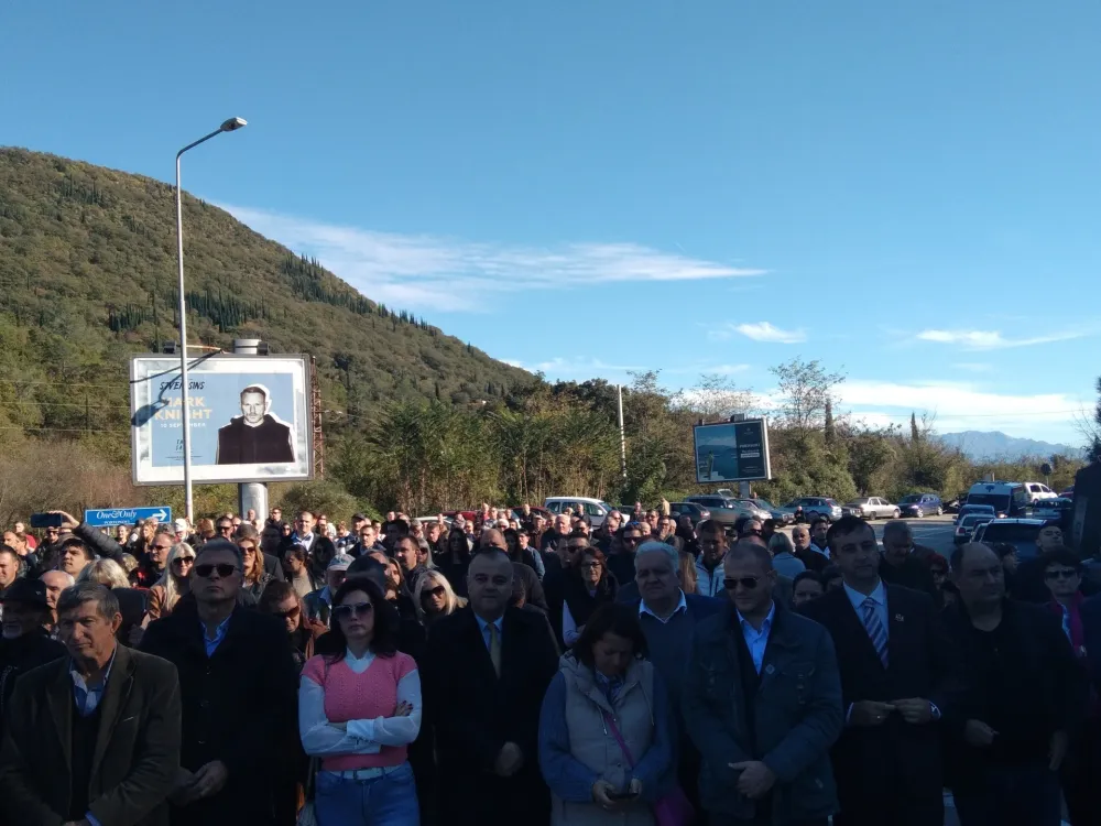 Novljani poručili da neće dati Meljine: Bolnica se gasi, Vlada ne reaguјe