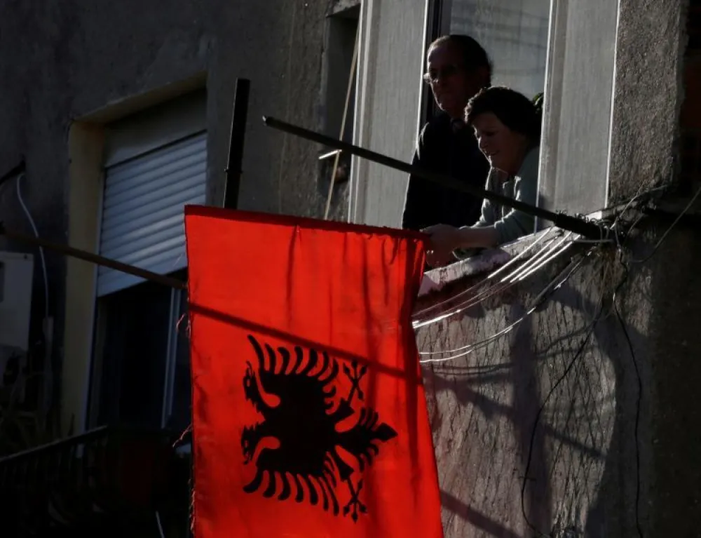 Албанија се наоружава