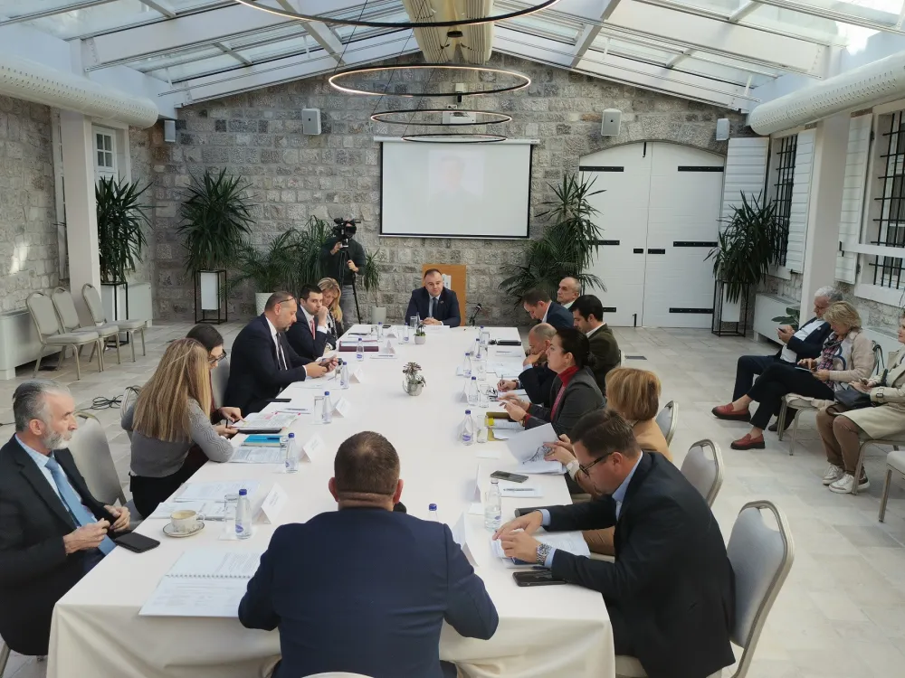Okrugli sto o Institutu i bolnici Meljine: Preduzeća se gase, a država sprema studiјu